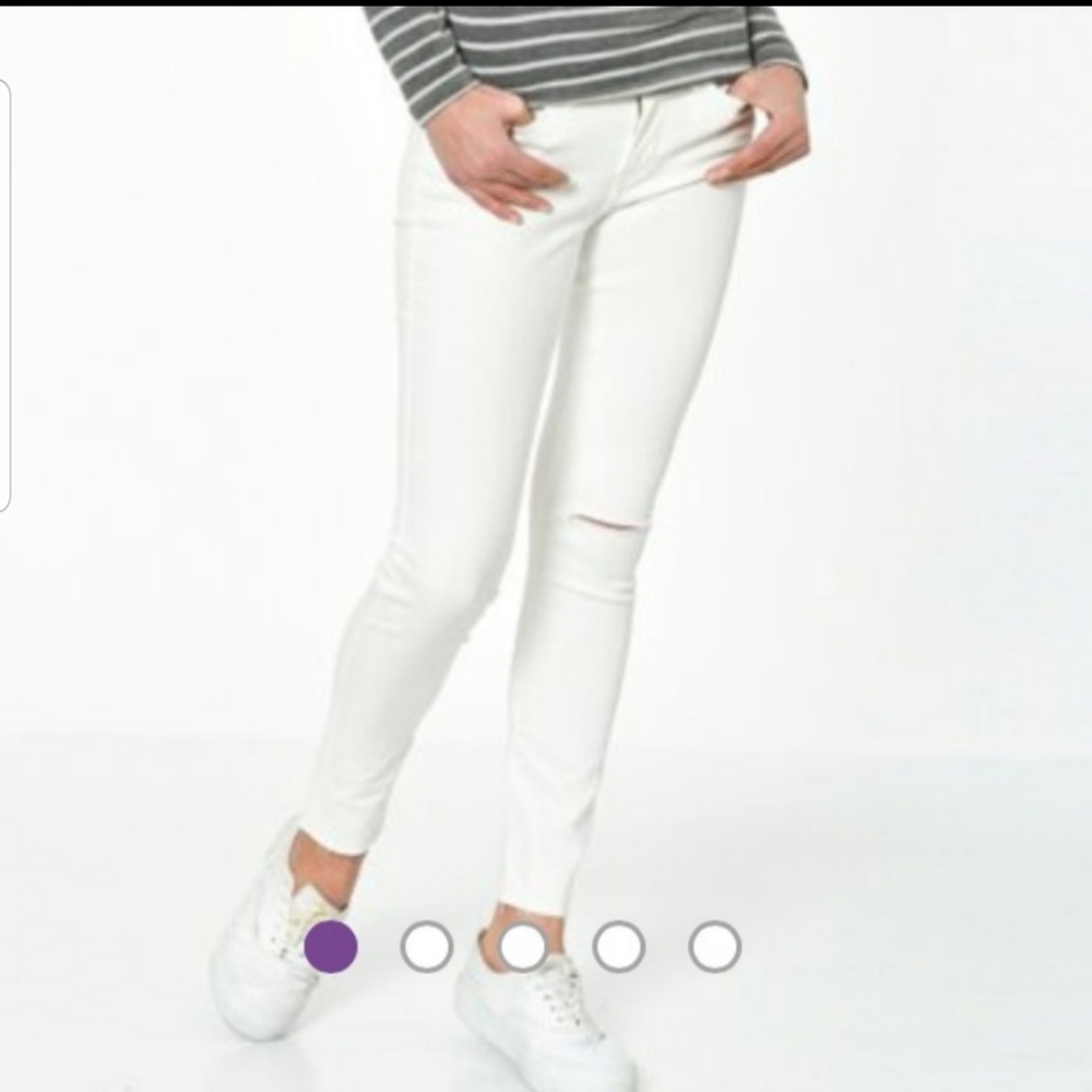 Levi’s 711 White Skinny Jeans Raw Hem Distressed Knee